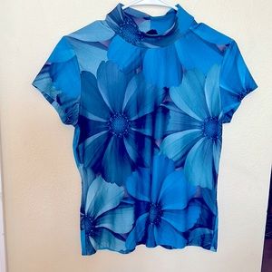 Vintage 90s cute shirt slinky material